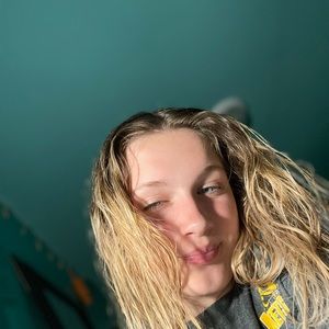 Meet your Posher, Shea